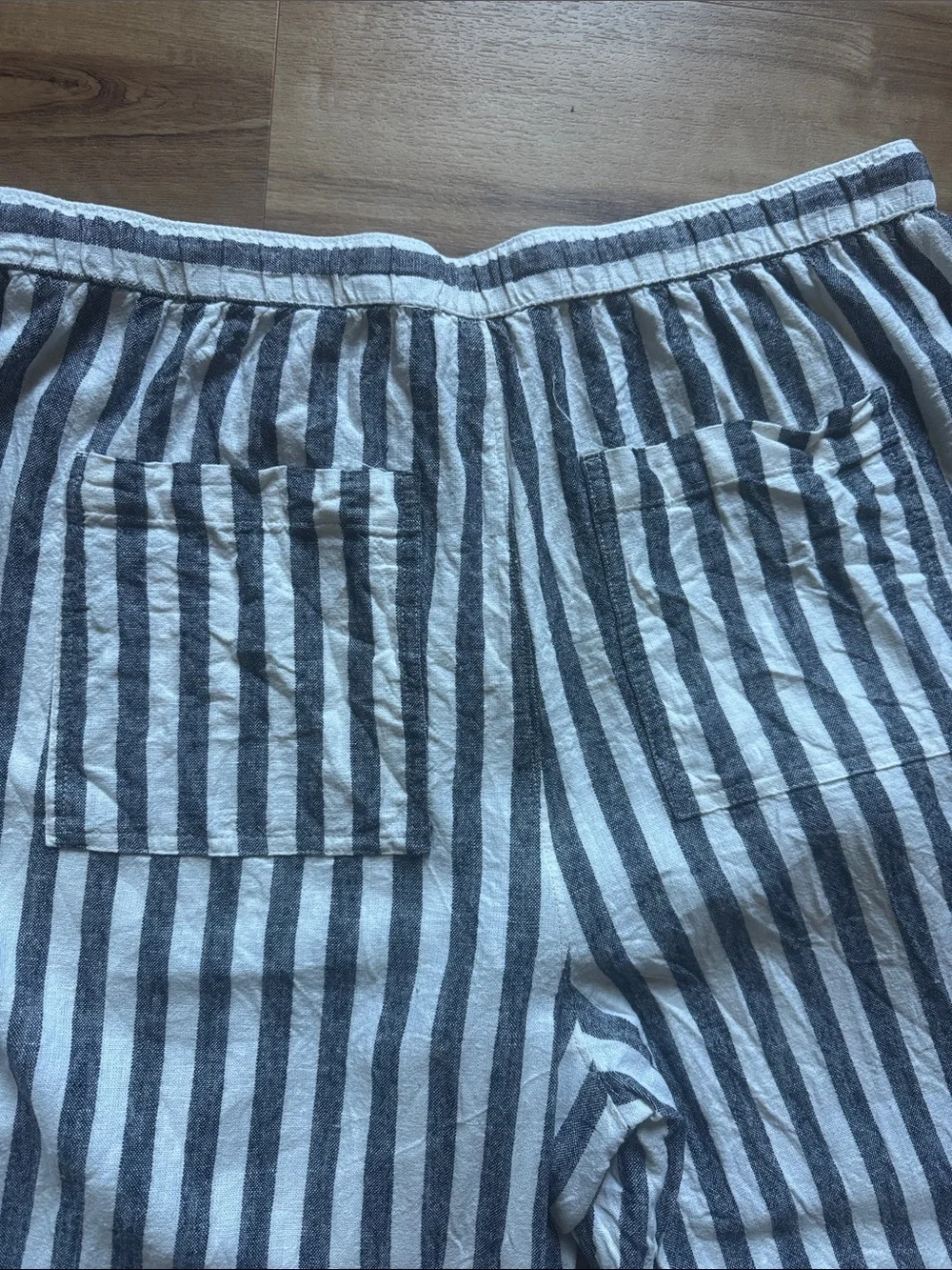 Universal Thread pants size large. - Picture 6 of 6